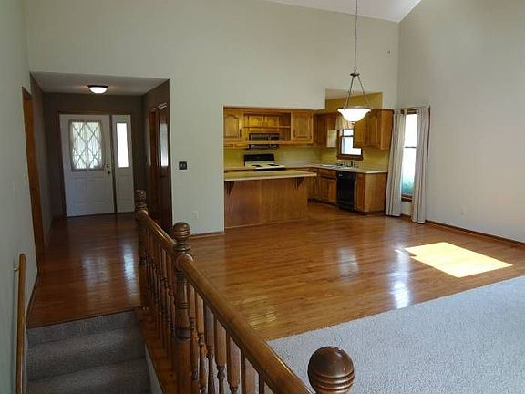 4th image of 502 NE Deerfield Cir