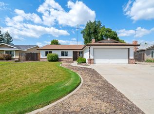 1228 W Evergreen Ct, Visalia, CA 93277
