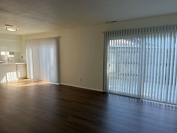 5th image of 637 Knollwood Dr