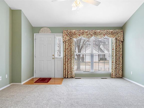 3rd image of 3210 Country Hollow Dr