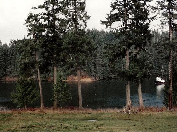 3rd image of 3093 SE Kamilche Point Road