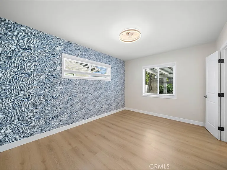 912 W Hill Ave — Photo 18