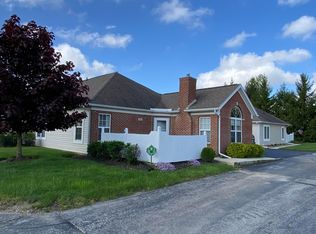 702 Hampton Woods Dr, Marion, OH 43302