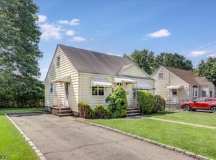 33 Phyllis Pl, Clifton, NJ 07012