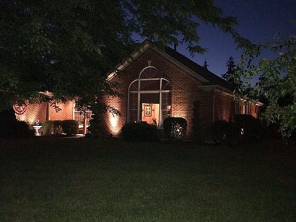 2nd image of 875 Deerhurst Dr