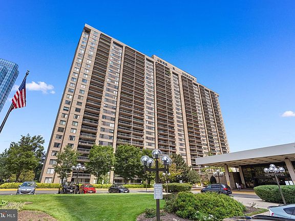 2nd image of 3701 S George Mason Dr Unit 1602