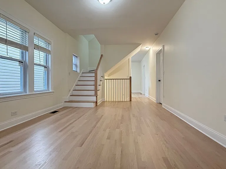 5821 W Gunnison St — Photo 7