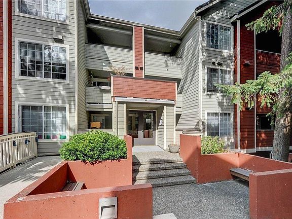 3rd image of 15433 Country Club Dr Unit G206