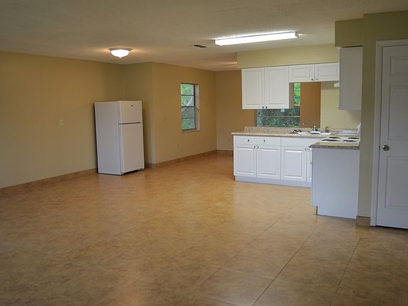 3rd image of 4413 Quintara St