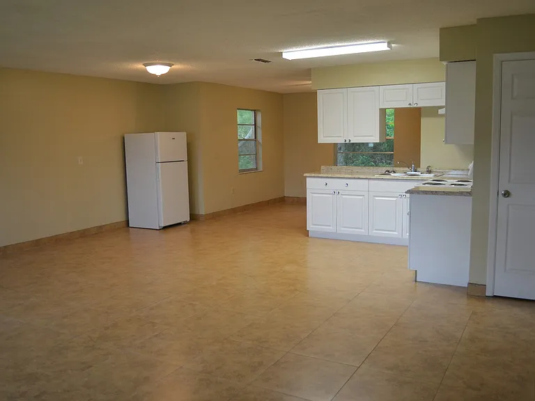 4413 Quintara St — Photo 3