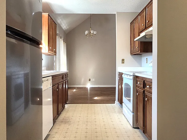 1305 Melrose Hts — Photo 11