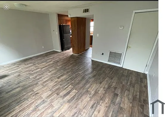 2 bed, $900 — Photo 1