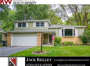 5S383 Stewart Dr, Naperville, IL 60563