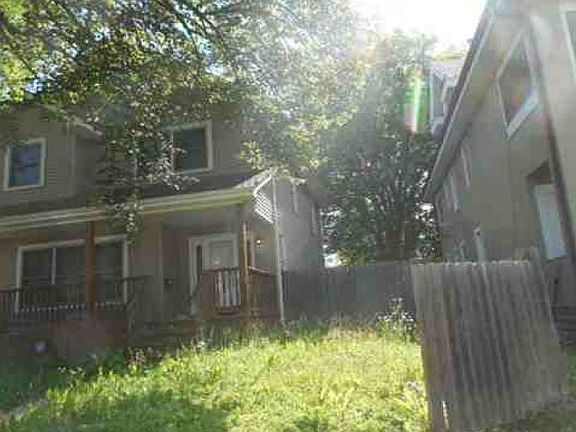 3rd image of 2424 Bryant Ave N