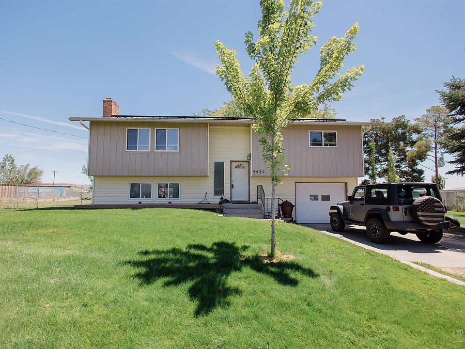 1st image of 4450 NE Alexander Way