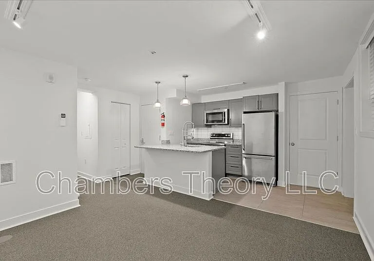 220 2nd St SE #1 — Photo 7