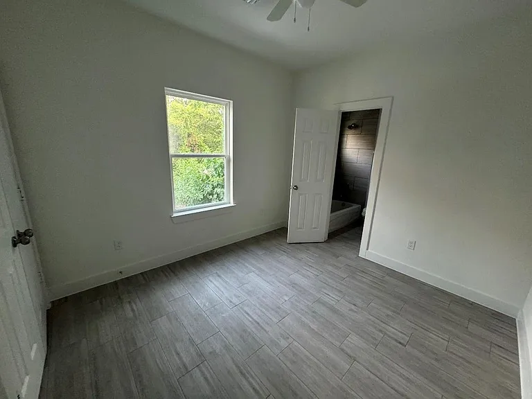 7608 Easter St — Photo 17