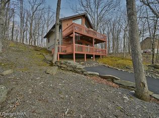 3124 Snowden Dr, Bushkill, PA 18324