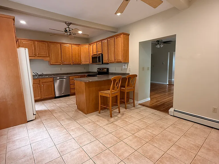 63 Maple St #102 — Photo 1