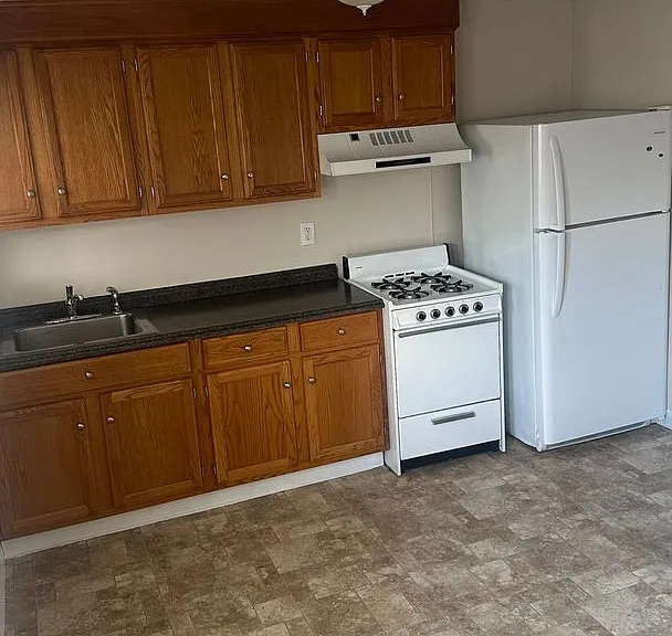 Shawomet Gardens Apartments — Photo 1
