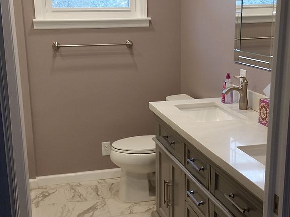 Main bath dual sink tile