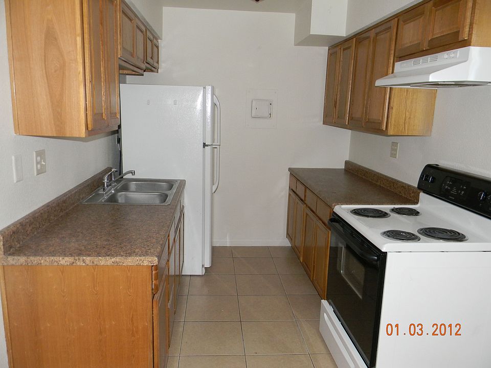 1st image of 651 Desert Ln APT 1