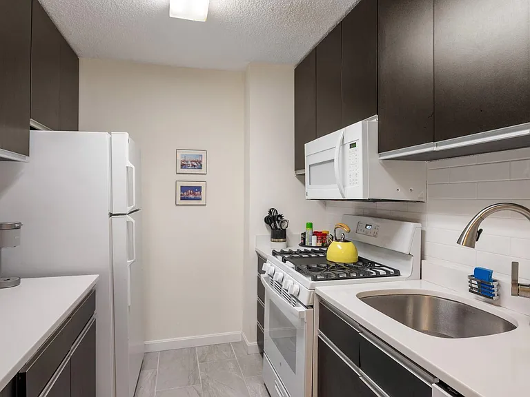 33 Pond Ave #409 — Photo 14