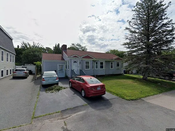 26 Keeher Ave, Newport, RI 02840