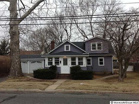 5th image of 226 Main St
