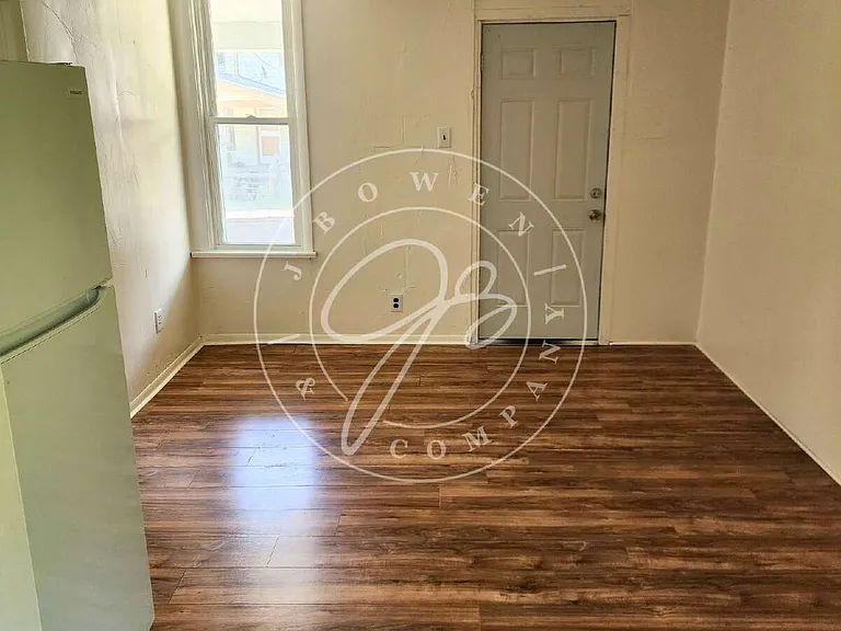 1219 Peck St — Photo 3