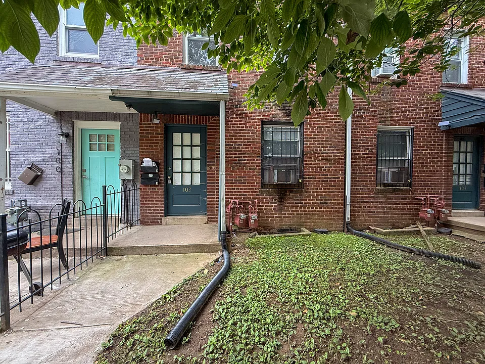 102 O St SW #1