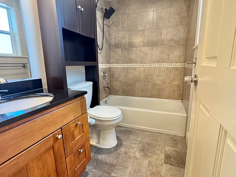 2415 San Pablo Ave #4 — Photo 7