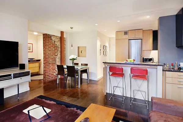 Sold by Town Residential | media 32