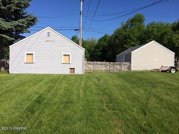 3rd image of 8821 Waruf Ave