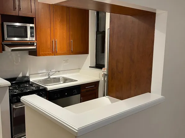 171 East 83rd Street image 1 of 13