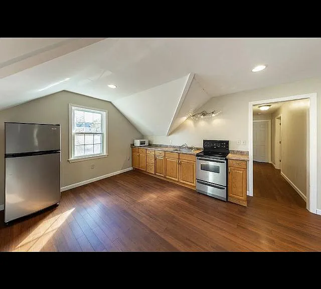 22 Spring St #2 — Photo 2