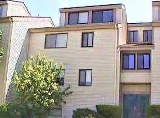 1909 Melrose Dr #B-1, Champaign, IL 61820