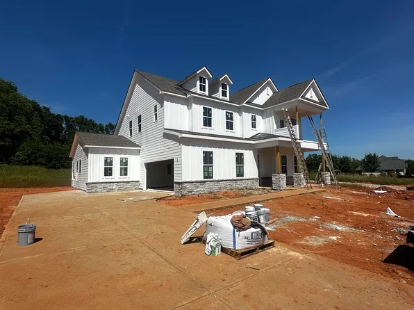 604 Timber Grove Dr, Simpsonville, SC 29681