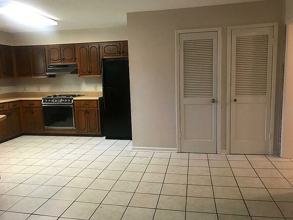 5th image of 1024 Highland St