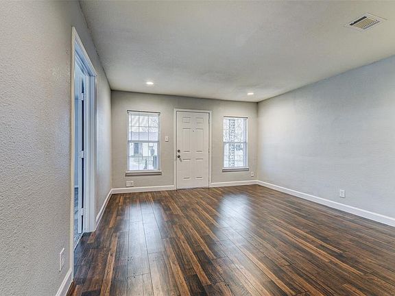 5th image of 3850 Dowdell St