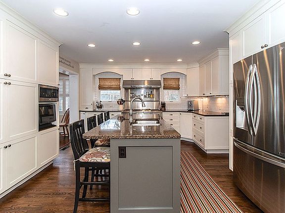 4th image of 2936 Hall St SE