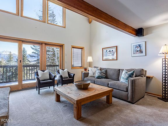 3rd image of 1490 Deer Valley Dr