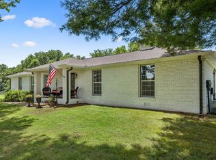1009 Bunker Hill Dr, Arrington, TN 37014