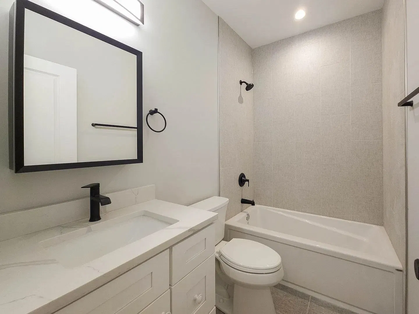 2 bed, 950 sqft, $2,950 — Photo 4