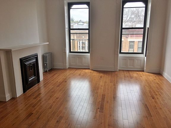 2nd image of 537 Bergen St APT 4R