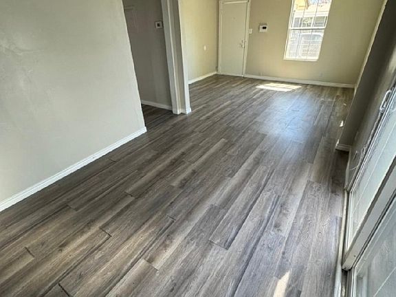 3rd image of 125 SMALLWOOD DR