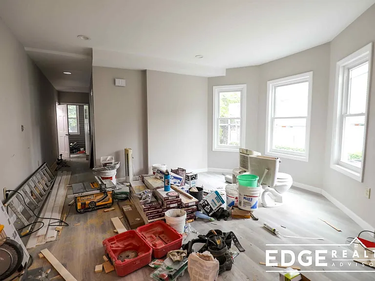 66 Quint Ave #1 — Photo 6