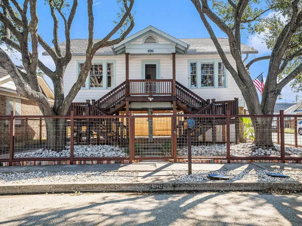 4919 Austin Dr, Galveston, TX 77551