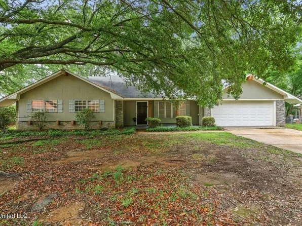 905 Live Oak Dr, Clinton, MS 39056