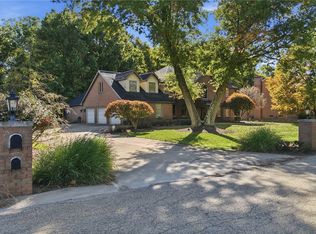 975 Brandywine Dr, Hermitage, PA 16148